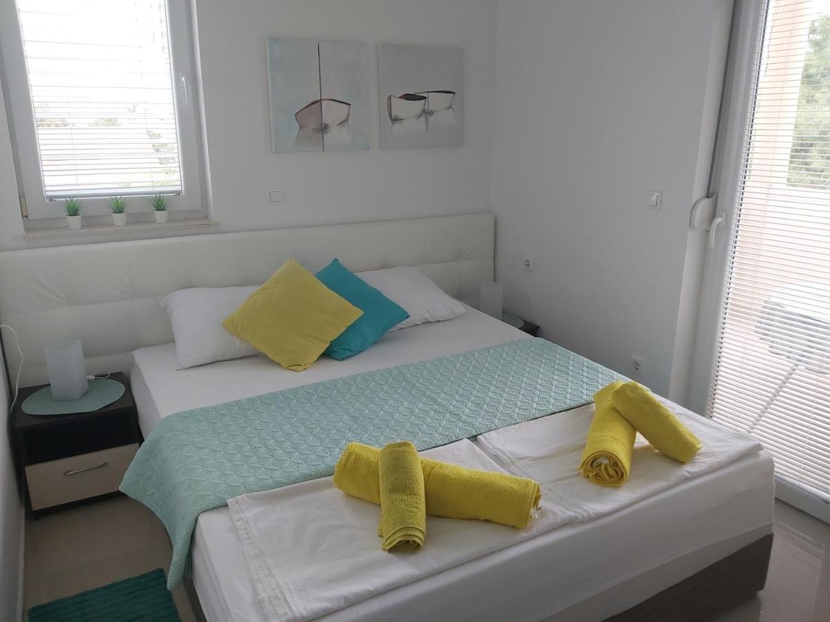 Apartment Adrijana ノヴァリャ エクステリア 写真